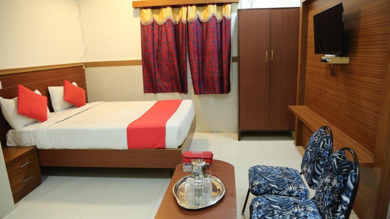 Kumaran Millenium Residency Hotel Vellore Buitenkant foto