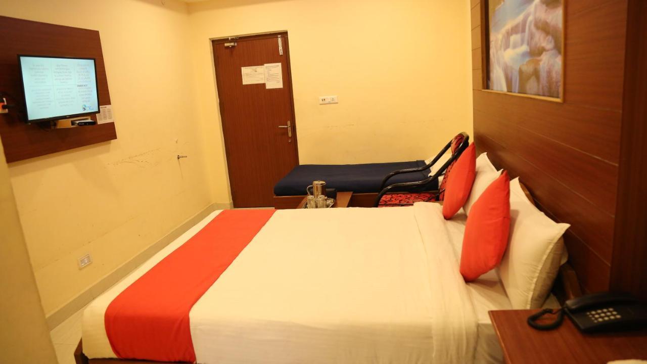 Kumaran Millenium Residency Hotel Vellore Buitenkant foto